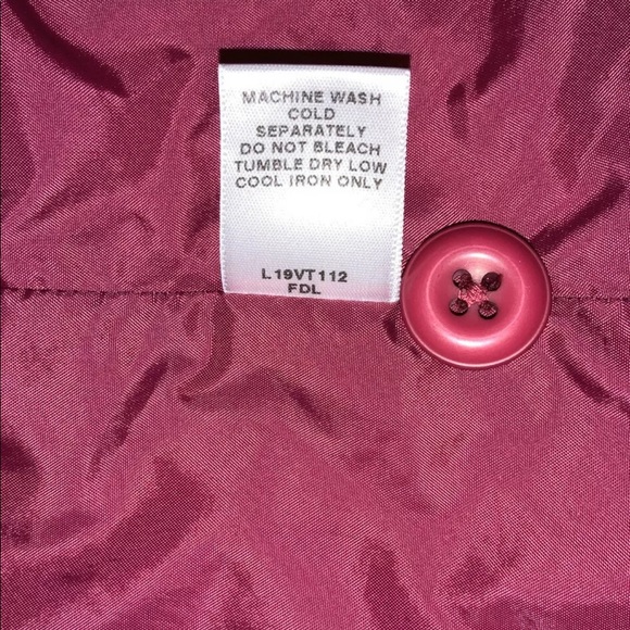 Cabelas Women’s, Burgundy, Quilted,Button Up, Vest, Size Medium - Picture 4 of 12